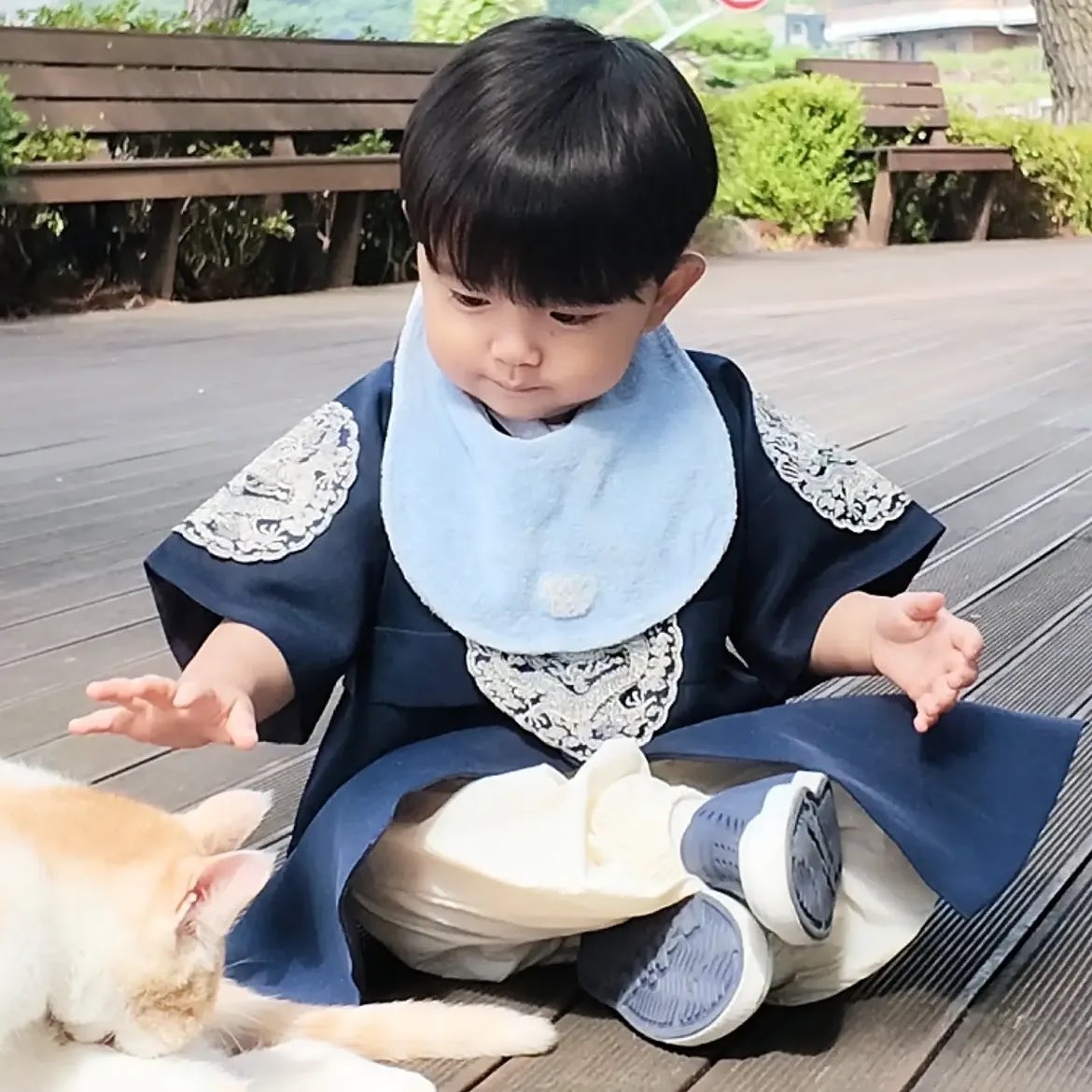Sinul5ae_S2's tweet photo. 유준이 한복 입은 거 봐!!!! 귀엽다! https://t.co/UksoK2w6bw
