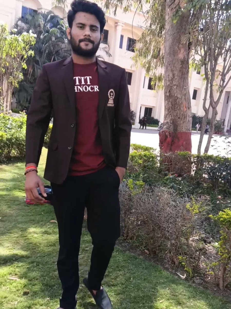 SharonLemo6hcv's tweet photo. दुनिया के लिए हम सिर्फ कॉलेज के दोस्त होंगे, लेकिन मेरे लिए तू मेरी हर कहानी का हमसाया है, भाई. https://t.co/piX9QDMWhW