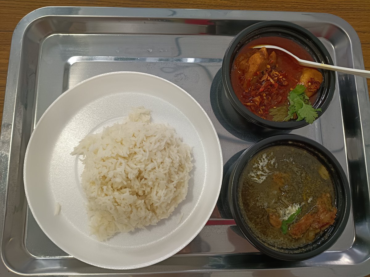kyoko_ddt's tweet photo. カレーを召す https://t.co/AK1CUu8MiW