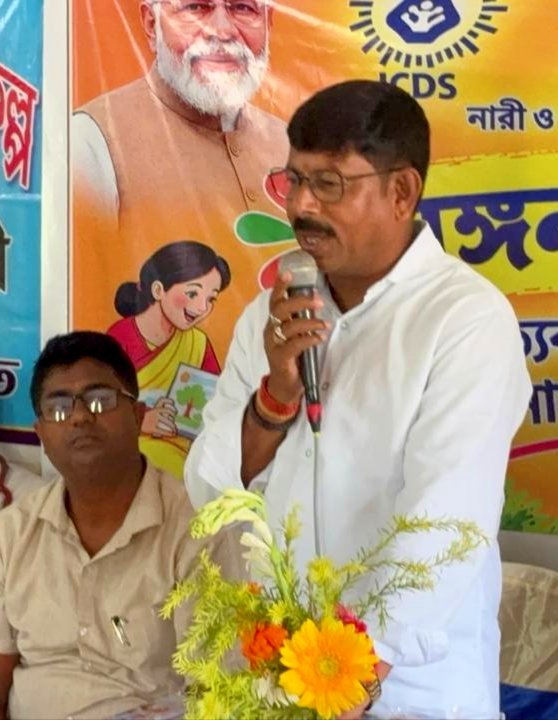 Tusarkumarmaju1's tweet photo. আজ পাণ্ডুয়ার বিবেকানন্দনগর অঙ্গনওয়াড়ি কেন্দ্রে ‘অঙ্গন মিলন সেবা’ অনুষ্ঠানে উপস্থিত হয়ে ছোট্ট শিশু, অভিভাবক ও সকলের সঙ্গে সুন্দর সময় কাটালাম।
@SuvenduWB
@DilipGhoshBJP
#Pandua #ChildDevelopment #JanSeva https://t.co/qS0JuFoUZr