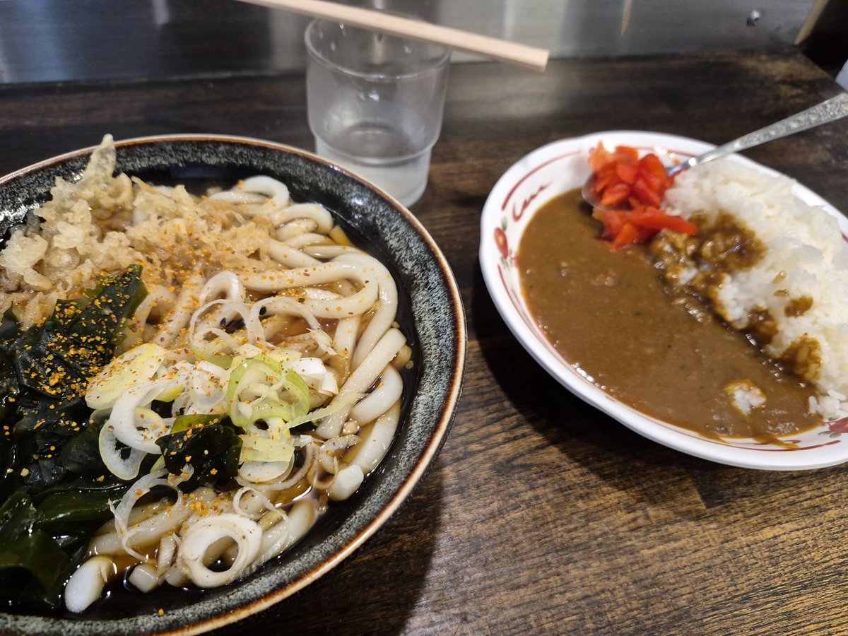 KOF5000's tweet photo. 久々に、朝霞の『ガレリオ八兵衛』にきています。
カレーセットがお得で美味しいばい😁
立ちそばのカレーはバッチグーです
#立ちそば
#カレーセット https://t.co/51uu6ZLWjB