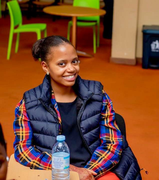 Aine256Timothy's tweet photo. Apart from a beautiful smile, what do you know about HE @JorynCarterVU ?
Answer: Many things ofcource!
#EmerutusGuildPresidentVU
#YouthLeaderLuweroDistrict 
#CEOEHFYEFoundation 
#CandindateForStudentsAffairsNYC
Continue Doing Your part in Building the Nation
#HappyBirthdayGirl https://t.co/CzQhgJ13NH