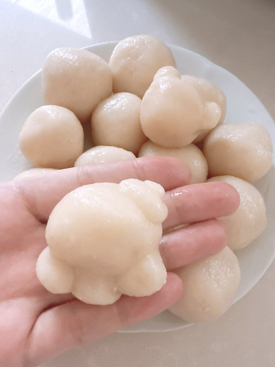 qulage_neko22's tweet photo. お月見団子〜！今日は十五夜だって！
絶妙に余りそうだったからスタゲ作っちゃった！ https://t.co/HOJInrZzmU