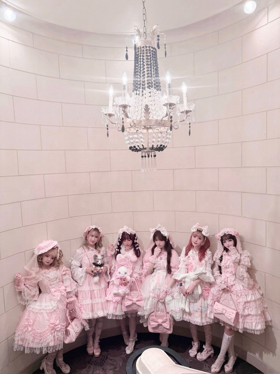 wanwan_lolita's tweet photo. ✨お姫様たちとのピンクお茶会💞 https://t.co/lLNn7XpJBC