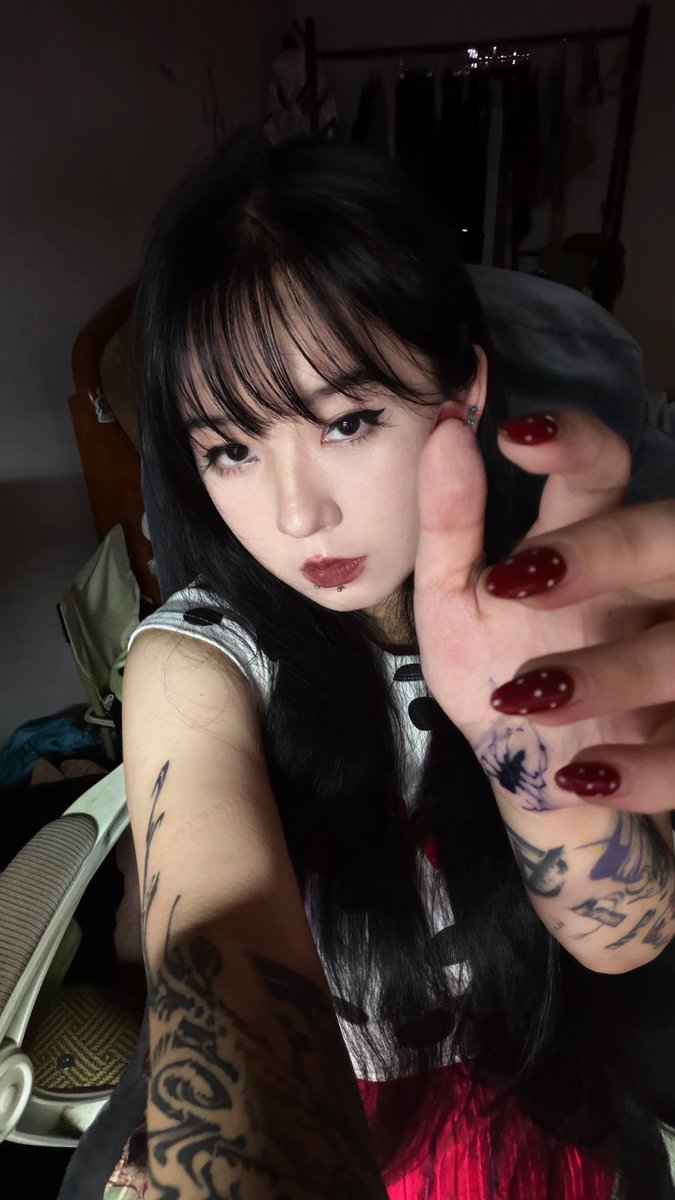 shoooo14032008's tweet photo. 我简直黑社会 https://t.co/aJ5YkT4W8J