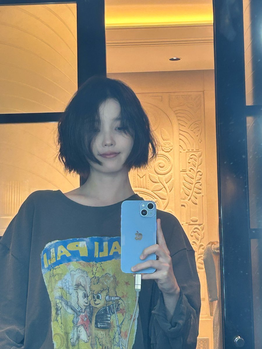 gelaiyuu's tweet photo. What the hell she is so handsome! https://t.co/SWIF1xR9mM