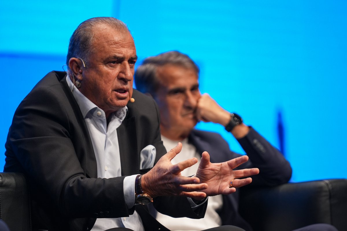 buzzspor's tweet photo. Fatih Terim: "Sigarayı bırakmamın üzerinden 18-19 sene geçti. O günden sonra bir tane dahi ağzıma sürmedim.

Dünyanın gerçekten en kötü şeyi. Bilseydim hiç başlamazdım. 

Bıraktıktan sonra yemeğin tadını, kokuları ve deliksiz uykunun ne demek olduğunu anladım. 

Meğer biz sigara içerken hiç yaşamamışız.

Bu kadar zararlı bir şeyin bizi esir etmesine izin vermemek lazım. Hemen atın, gitsin."