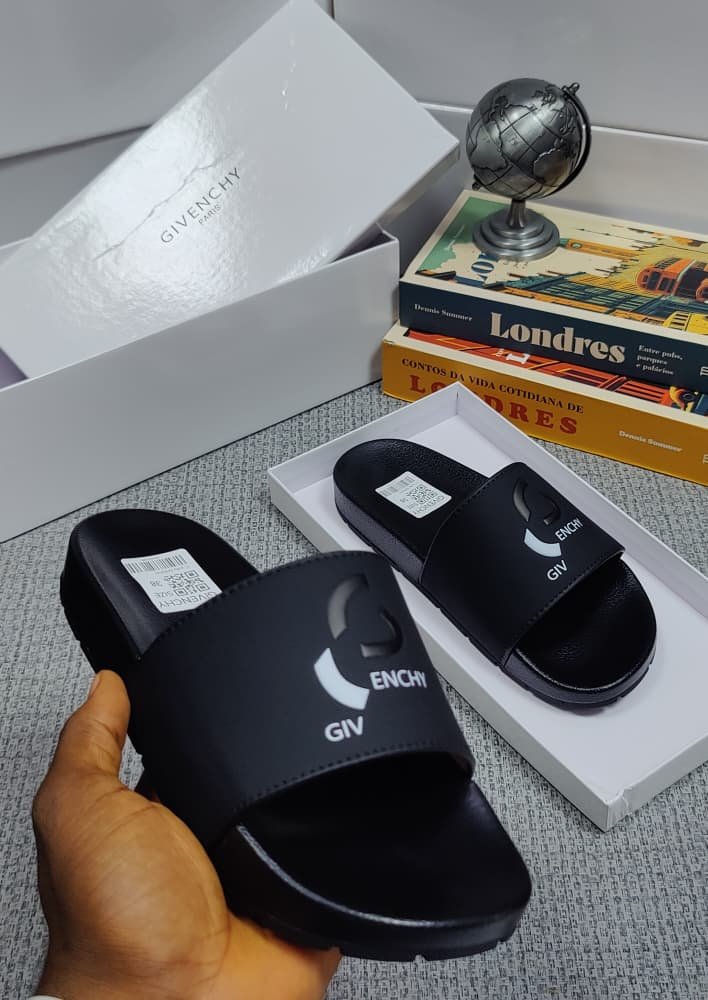TBOYCOZALINO's tweet photo. 👣 TY FOOTIES IS HERE! 🔥
 TY Footies has got you covered. ✨
👡 Slides | 🩴 Sandals | 👟 Canvas
🚚 Delivery Available!
📲 WhatsApp: 08067056655 
Whatsapp link https://t.co/gHWSUqedEU

📞 Call: 08027027125
TY FOOTIES 👣
Every step is a statement. ✨ https://t.co/isp0fcZlyV