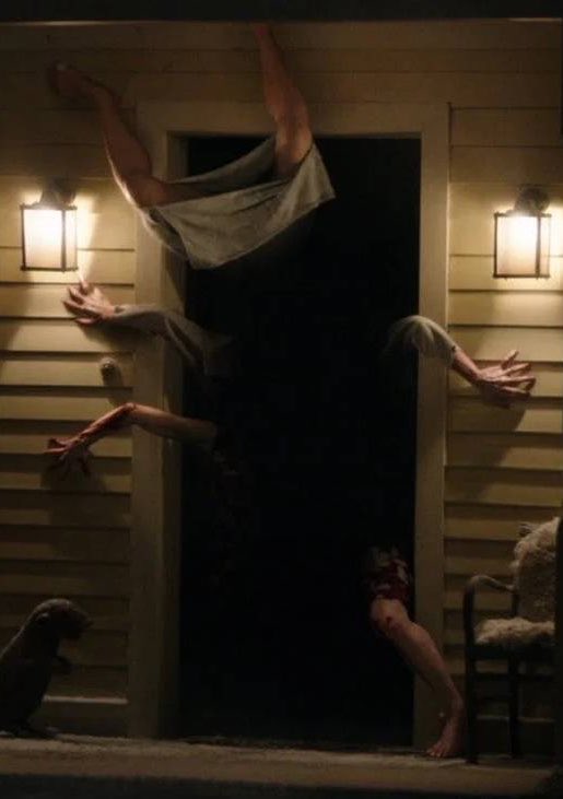 AlastairAKAmrA's tweet photo. #รทมเสพสื่อ Resident Evil

สนุกสราสสส Zach Cregger ทำ horror + comedy จังหวะดีมากอะ สิ่งที่ทำให้คนเอนจอยกับเรื่องนี้ได้ง่ายคงเป็นการติดตามคนอย่างไบรอันที่เป็นแค่คนธรรมดา สู้ไม่เป็น สบถ fuck แม่งทั้งเรื่อง เงอะงะเบ๊อะ ๆ (น่ารัก) ไม่ได้เป็นแฟนเกมยังรู้สึกได้ว่าเหมือนเกมมาก ฟิน https://t.co/xJVoPOT2hj