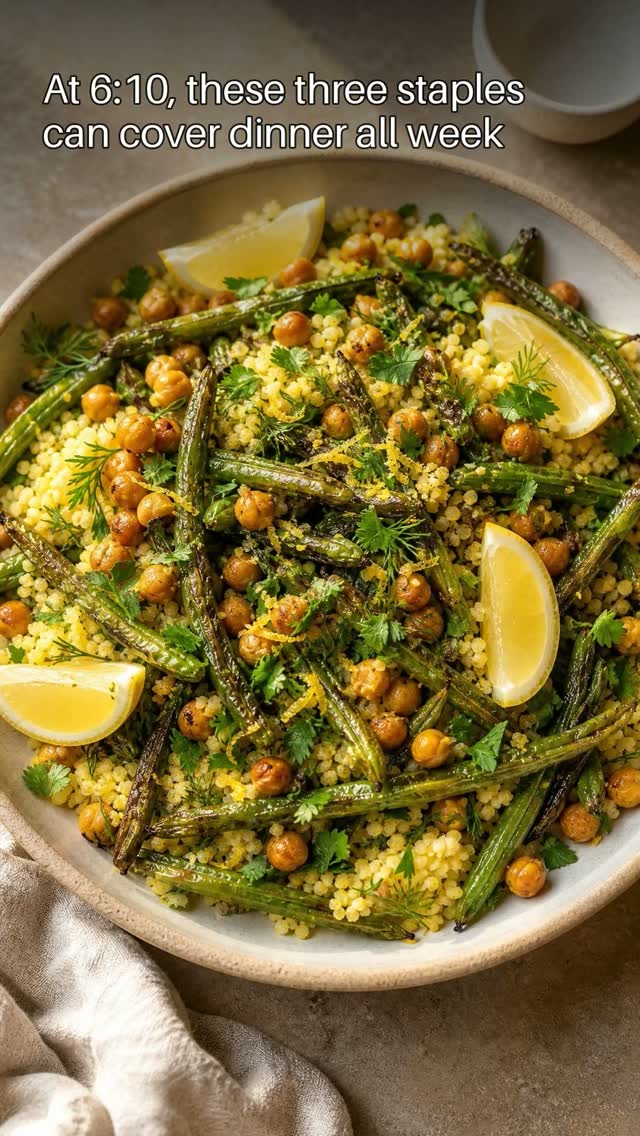 ArielGoddavtk7's tweet photo. Frozen green beans, chickpeas and couscous become three easy dinners. Roast frozen beans on a dry sheet pan at 450°F for 15–18 minutes before seasoning—no thawing or oil. Then make lemon-herb, tomato-chickpea or smoky paprika bowls. https://t.co/ZmKtmjGl2o