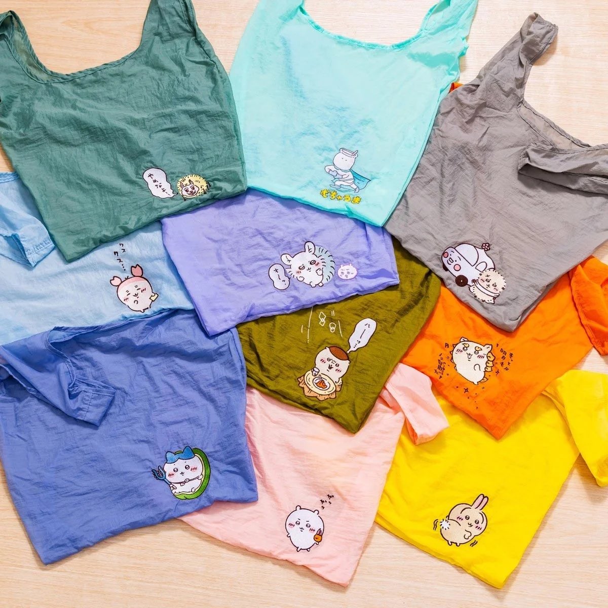 k42wKKihKBGTvXv's tweet photo. ちいかわ エコバッグ入りおかおマスコットが10種類販売中です！！

ちいかわマーケット↓
https://t.co/C361dWoDzc https://t.co/tEq6iFXTkG