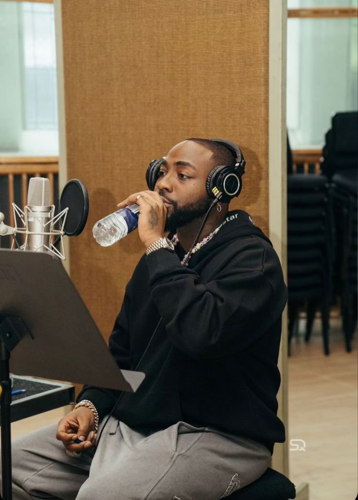 g_letambari's tweet photo. Another day, another reason to celebrate Davido. 👑 https://t.co/d7MqhzOPf9