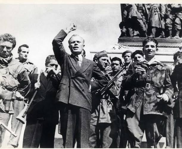IveserVenezia's tweet photo. “I giovani non hanno bisogno di sermoni, i giovani hanno bisogno di esempi di onestà, di coerenza e di altruismo”
Il 25 settembre 1896, a San Giovanni di Stella (Sv), nasce Sandro Pertini
il #Presidente https://t.co/dil0Y3vEU8