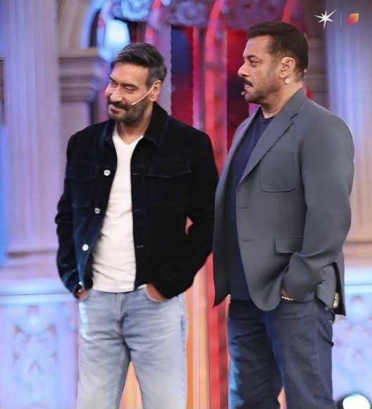 RadhaCharanDaas's tweet photo. 🔥 #ChulbulPandey meets #Singham! 🔥

Ajay Devgn shoots with Salman Khan on #BiggBoss TODAY for #Drishyam3 promotions!

When two titans collide… cinema history is made 💥

Who’s more excited?? 👀 https://t.co/onC4MaqEcL