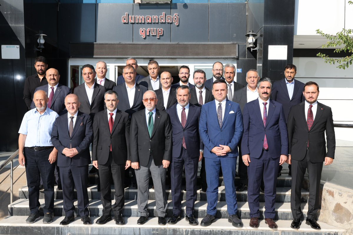 isselmanoglu23's tweet photo. Adalet Bakan Yardımcımız Sayın Abdullah Aydoğdu’yu; Valimiz Sayın Numan Hatipoğlu, Belediye Başkanımız Sayın Şahin Şerifoğulları, MHP İl Başkanı Sayın Oğuzhan Demir, Baro Başkanı Sayın Melih Efe ve değerli katılımcılarla birlikte, Elazığ Ticaret Borsası Başkanımız Sayın Mehmet Ali Dumandağ’ın ev sahipliğinde düzenlenen programda karşıladık.

@Akparti 
@abuyukgumus