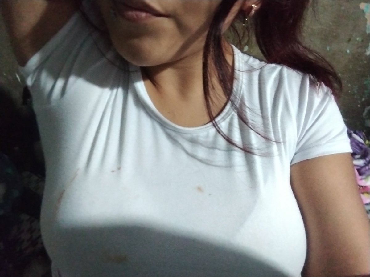 cherrydoll2024's tweet photo. Hola buenas noches🥴🫩
Las tengo muy llenas de leche, a mi nv como le encanta apretarlas para que salga😳🥴
A ustedes también les gusta que la ten? Si, por que? ✨🥴 https://t.co/m83iORvgiM