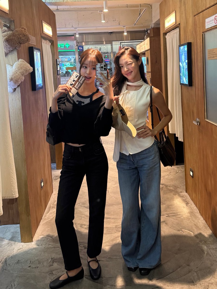 dramacoKR's tweet photo. CHOI MINA SUE & PARK HEESUN 😻
This is why girls are so soo sooo much >>>> https://t.co/MIOsDtGTGV