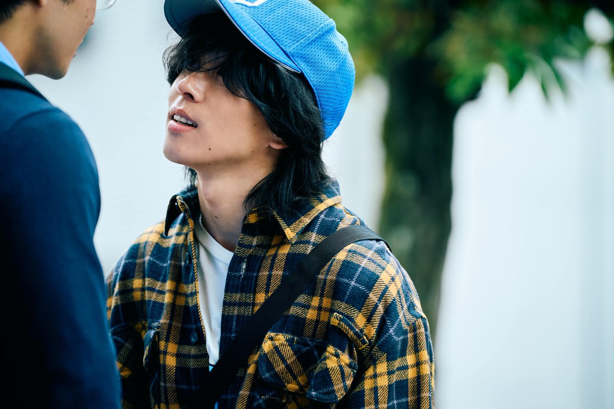 eiga_mentor's tweet photo. 末澤誠也が魅せる、拓海の喜怒哀楽🔥
❬❰場面写真解禁❱❭
ㅤ
「素晴らしいお二人(磯村勇斗さん、綾野剛さん)とご一緒できる、そのチャンスをいただけたのがとにかくありがたくて光栄で、どうにかして二人にしがみついて頑張りたいなという気持ちがありました」
と、役者として駆け抜けた日々を語る末澤さん。
ㅤ
俳優としての真価を完全覚醒させた
鬼気迫る熱演にぜひご注目ください！
ㅤ
#磯村勇斗 × #末澤誠也 × #綾野剛
脚本・監督 #吉田恵輔
#映画mentor 𝟭𝟬.𝟭𝟲(𝗳𝗿𝗶) 🎬