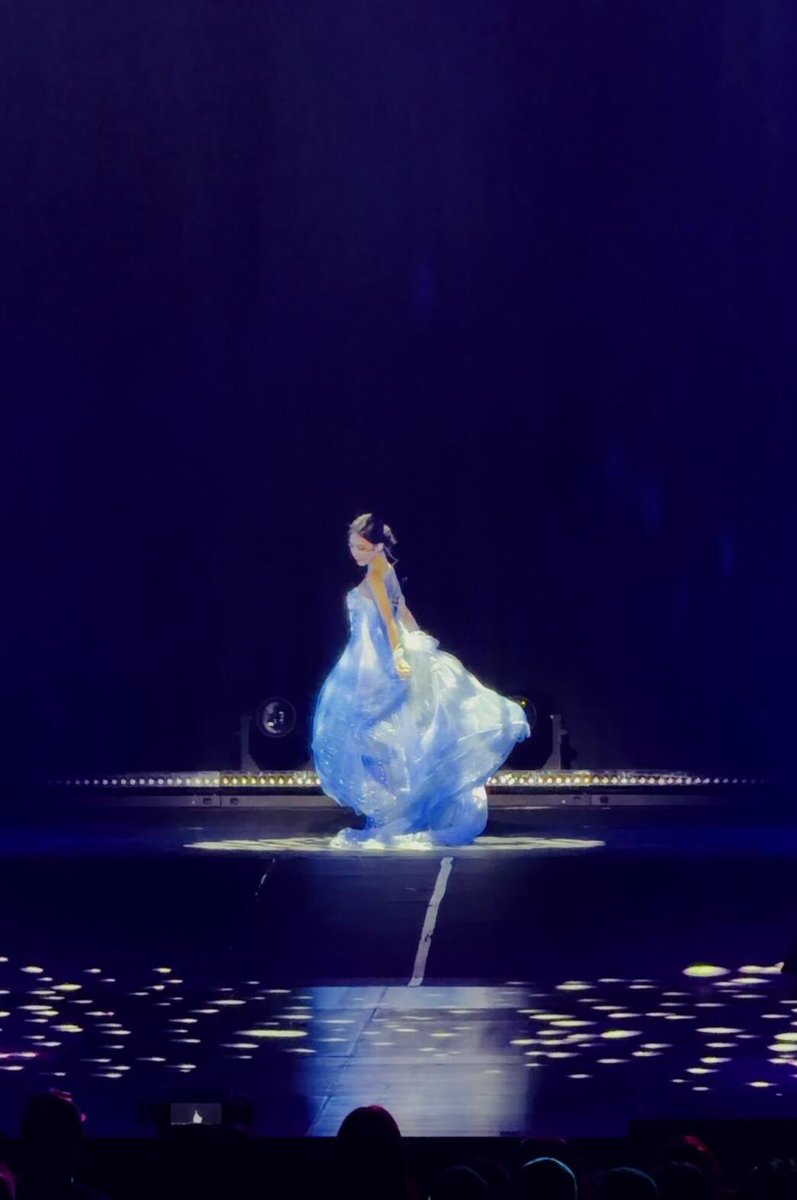 nnglog's tweet photo. let it go~ let it go~ https://t.co/Rxnd8xq4ty