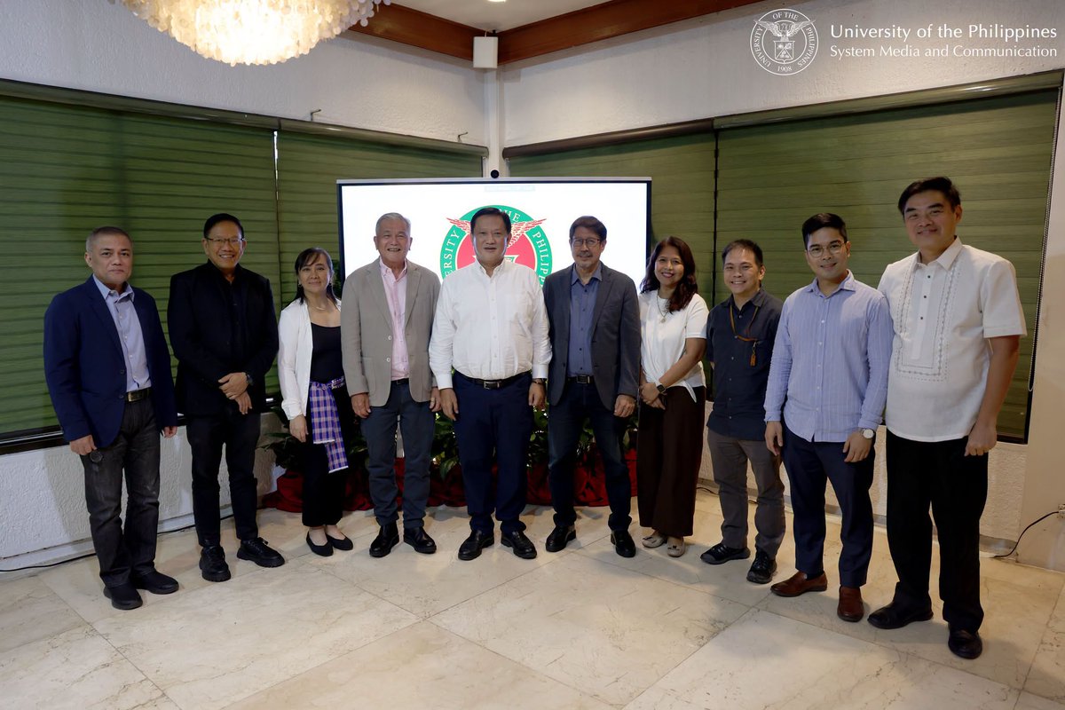 upsystem's tweet photo. The newly elected trustees and officers of the @upsystem College of Business Administration Alumni Association met with UP President Angelo Jimenez, Sept. 16 at the Executive House, UP Diliman.

Read more: https://t.co/j1UdlJAAlV

Photo by Bong Arboleda, UPS-MCO. https://t.co/GPhWd9Jqmb