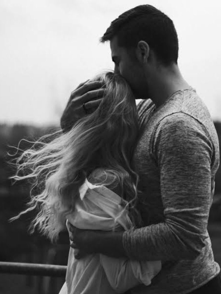 MissTiernaLuna's tweet photo. Soy la mejor versión de mi desde que tú envolviste mi corazón y mi alma de un amor bonito, de esos que se viven una sola vez. 

#BellaRose https://t.co/XGtgVQuTgy