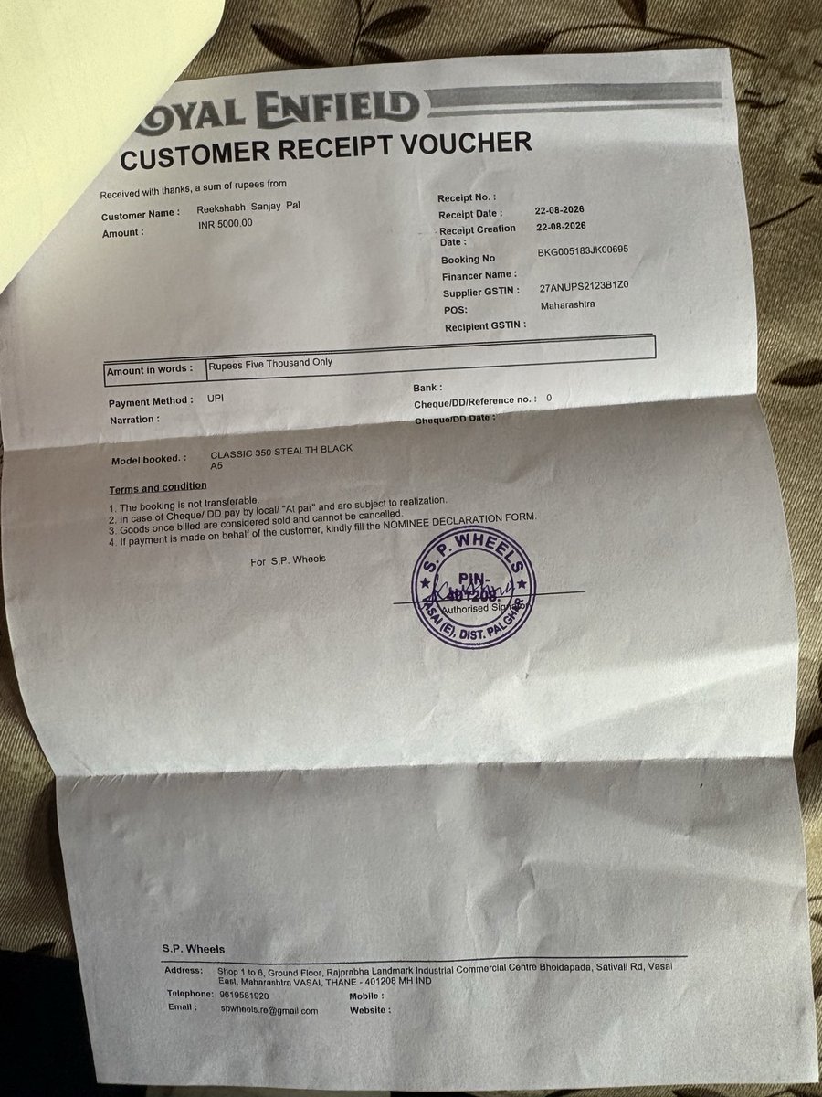 Rushab2900's tweet photo. @royalenfield I made full payment for classic 350 stealth black on last Saturday 
Sales person are not responding, also not telling me delivery date

Kindly resolve this issue asap https://t.co/X6k2Sik1pL