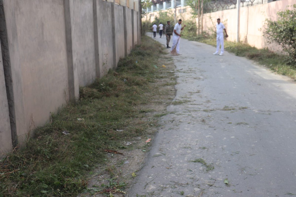28bnCrpf's tweet photo. On  25/09/2026 this unit conducted Safai Abhiyan under the Swachhata Hi Seva 2026 Campaign at Govt. Polytechnic for Women, Srinagar.. #SHS2026 #SwachhataHiSeva2026
@SwachhBharatGov

@SwachhBharat

@MoHUA_India

@MOJSDDWS https://t.co/YINye3rKkD