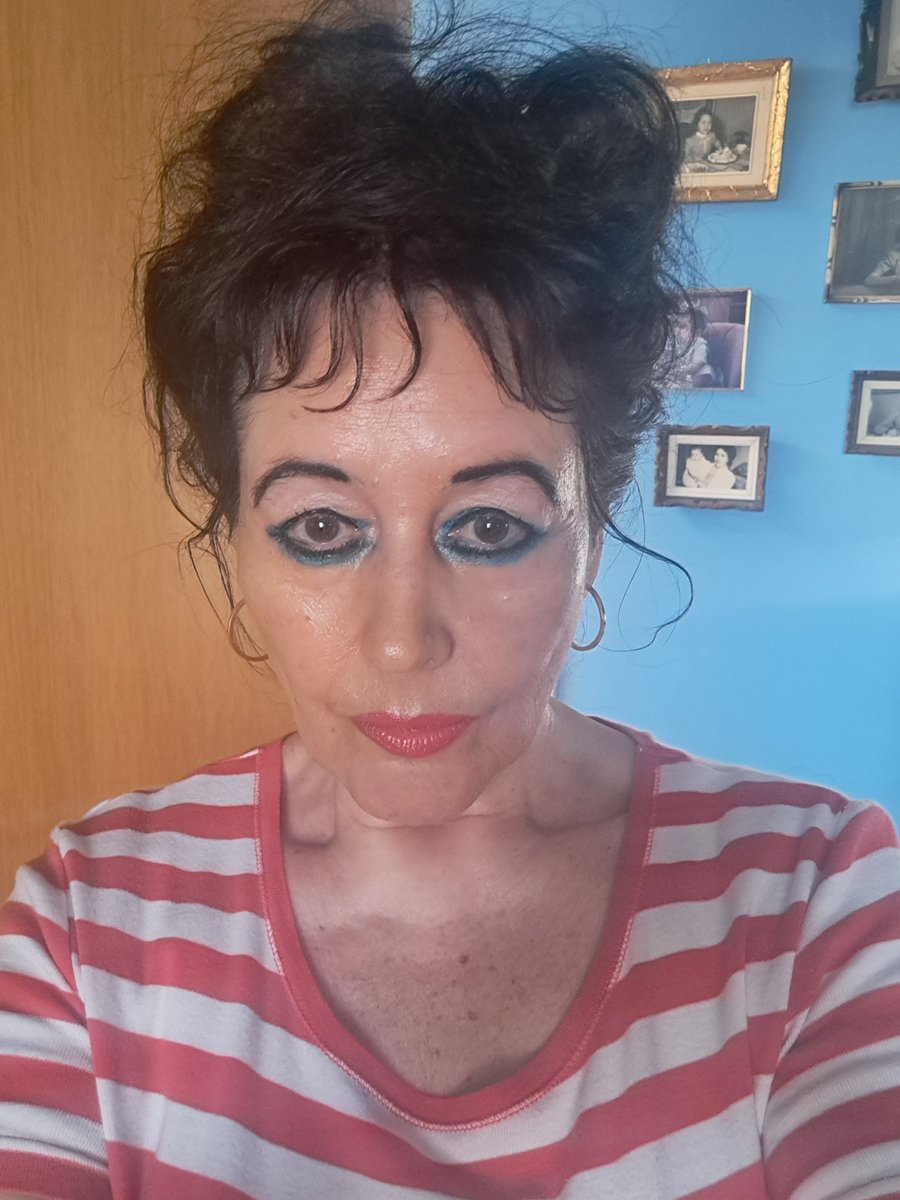 VCabuy's tweet photo. Still going strong wearing stripes!
#outfitoftheday #redandwhite
❤️🤍
#bluejeans 💙
#jeansGardeur used to be moms 🙏
#TshirtYessica #cardiganCassis #15yo https://t.co/axIbViQrRl