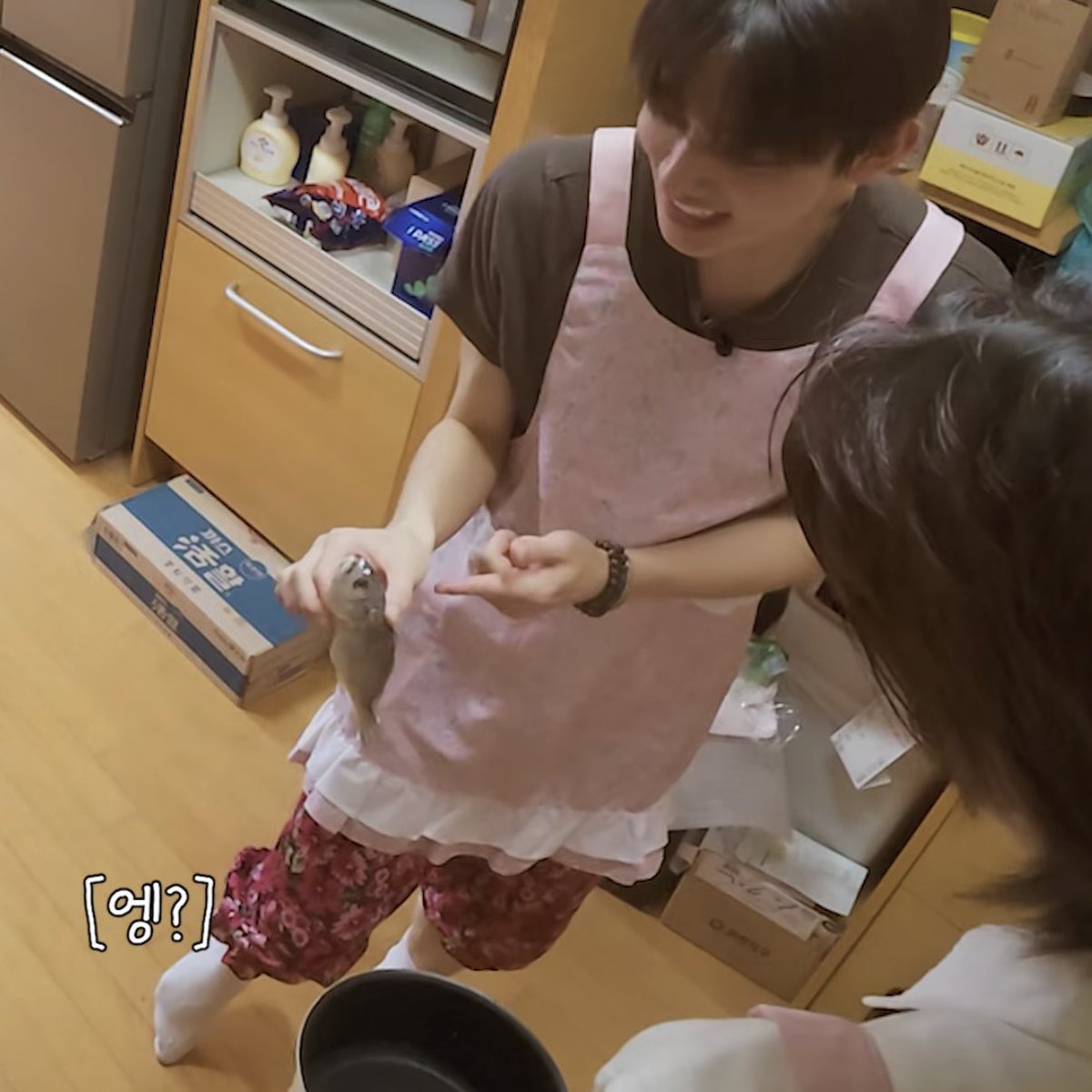 oshseom's tweet photo. 굴비입연거보고 발끝엣지생김ㅅㅂ https://t.co/Fx37wKjnbT