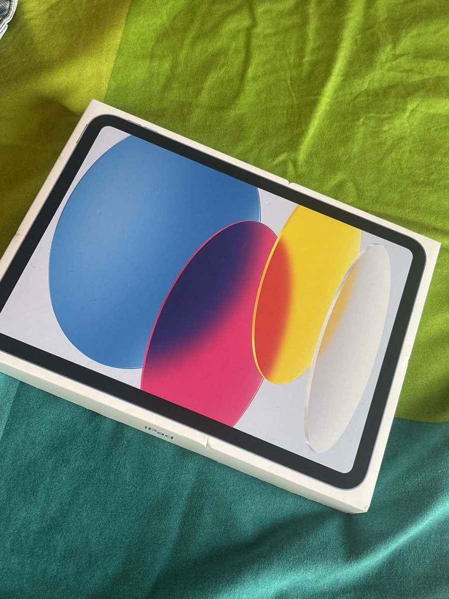 rir1_4bby's tweet photo. “ipad for homework and stuff” i said https://t.co/1hySsgYeH5
