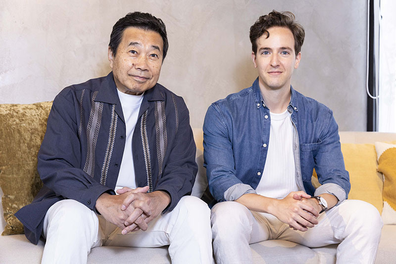 spice_stage's tweet photo. 三宅裕司＆オーディションで大抜擢されたブレント・オリアンにインタビュー　劇団SET（エス・イー・ティー）が描く、1960年代の物語『愛と友情の大脱走～ラブ＆ピースフォーエバー～』の見どころとは

#劇団SET
#三宅裕司 #ブレント・オリアン

https://t.co/16AvLEziIb https://t.co/4fQGaLKfX8