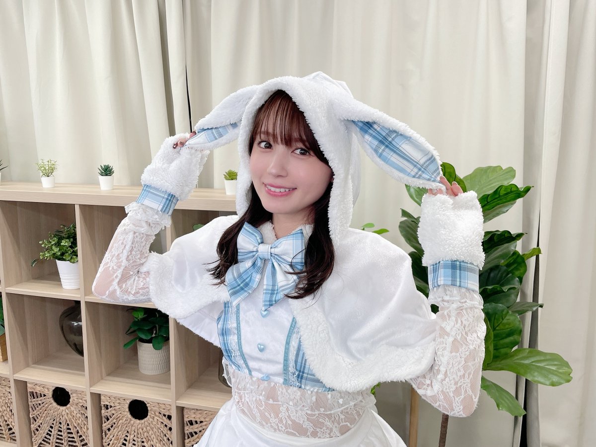 rikako_aitai's tweet photo. 【📢#逢い逢い ありがとうございました！】

前半は「違和感クイズ」に挑戦！🙌
逢田さんの有志（？）をご覧ください☺️
後半は「防災グッズ」をご紹介！💡
最新グッズをご紹介しておりますので、気になった方は是非チェックしてみてください✨

視聴ページ⏬

#逢田梨香子 https://t.co/HEgqIbPeW5