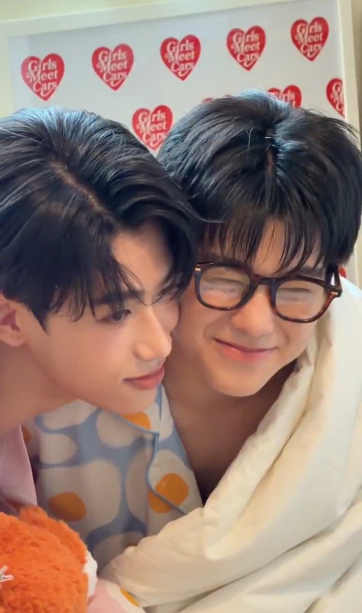 linglin44923331's tweet photo. ฉันเสียเงินอีกแล้วจ่ะ
การ์ดแค่กระดาษที่ไหนละ55555555
#krmjtc #ppophs
#SleepoverParty
#LOVEx3SleepOver https://t.co/XYJqCjFmJq