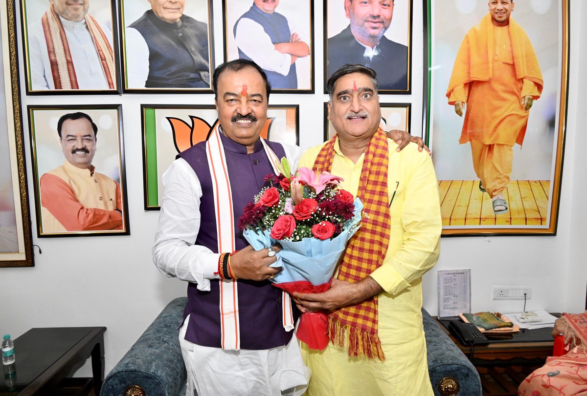 kpmaurya1's tweet photo. अलीगढ़ में मा. सांसद श्री सतीश कुमार गौतम जी के आवास पर पहुंचकर उनके परिजनों से शिष्टाचार भेंट की एवं मा. जनप्रतिनिधिगण, भाजपा के सम्मानित पार्टी पदाधिकारीगण, देवतुल्य कार्यकर्ताओं तथा स्थानीयजन के साथ 'चाय पर चर्चा' की।

@SatishGautamBJP https://t.co/wrrpdU9Jcg