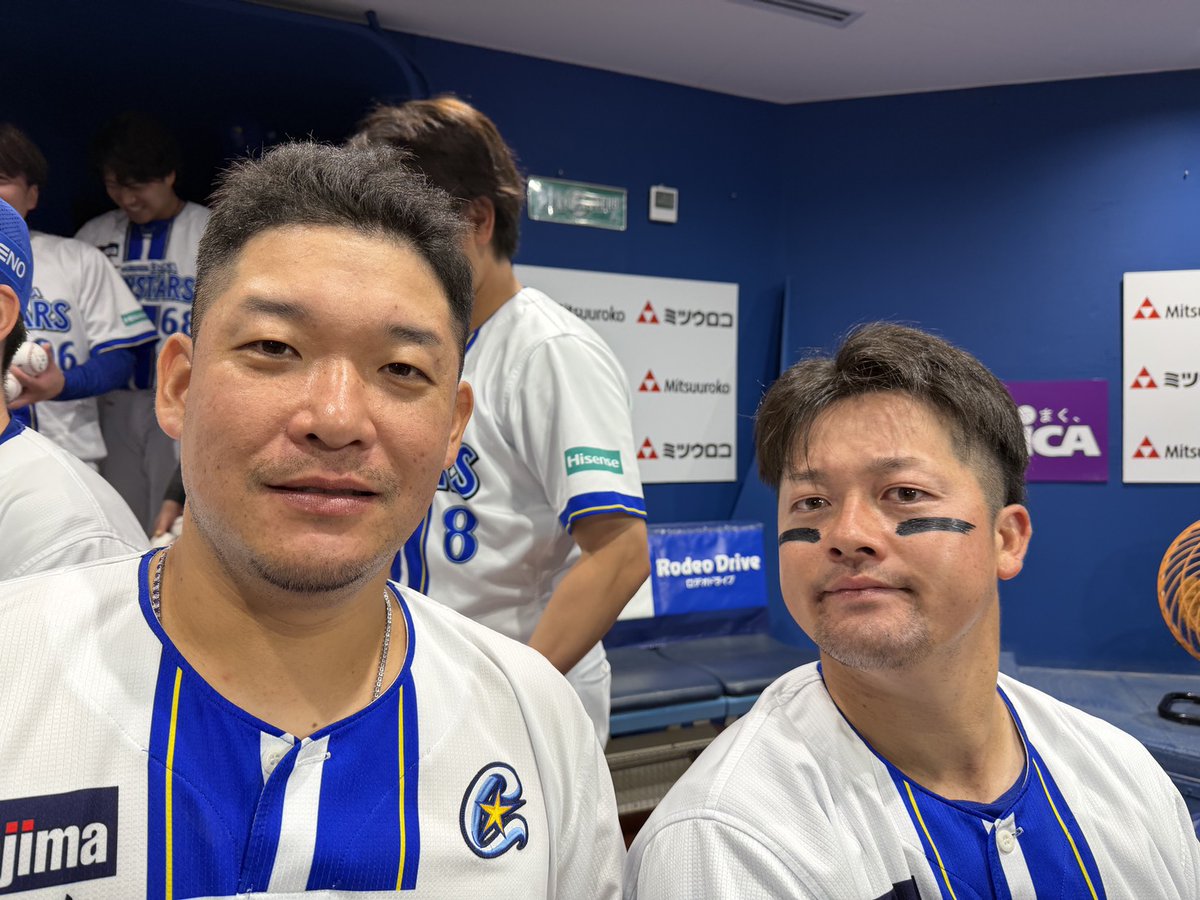 ydb_yokohama's tweet photo. 8回に流れを呼ぶ連打を生み出す！👏

#筒香嘉智 選手 #牧秀悟 選手
#試合後フォト
#限界のその先へ
#baystars https://t.co/sbb9Hh4gCv