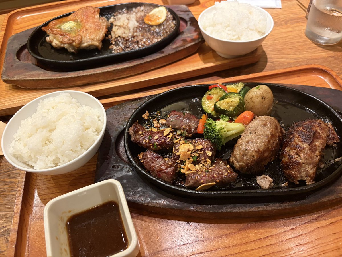 pikachu_ym's tweet photo. 肉食べて気持ちをやわらげるのさ！！夜行バスで帰ります🥹🥹🥹🥹 https://t.co/eaQACIjMi4