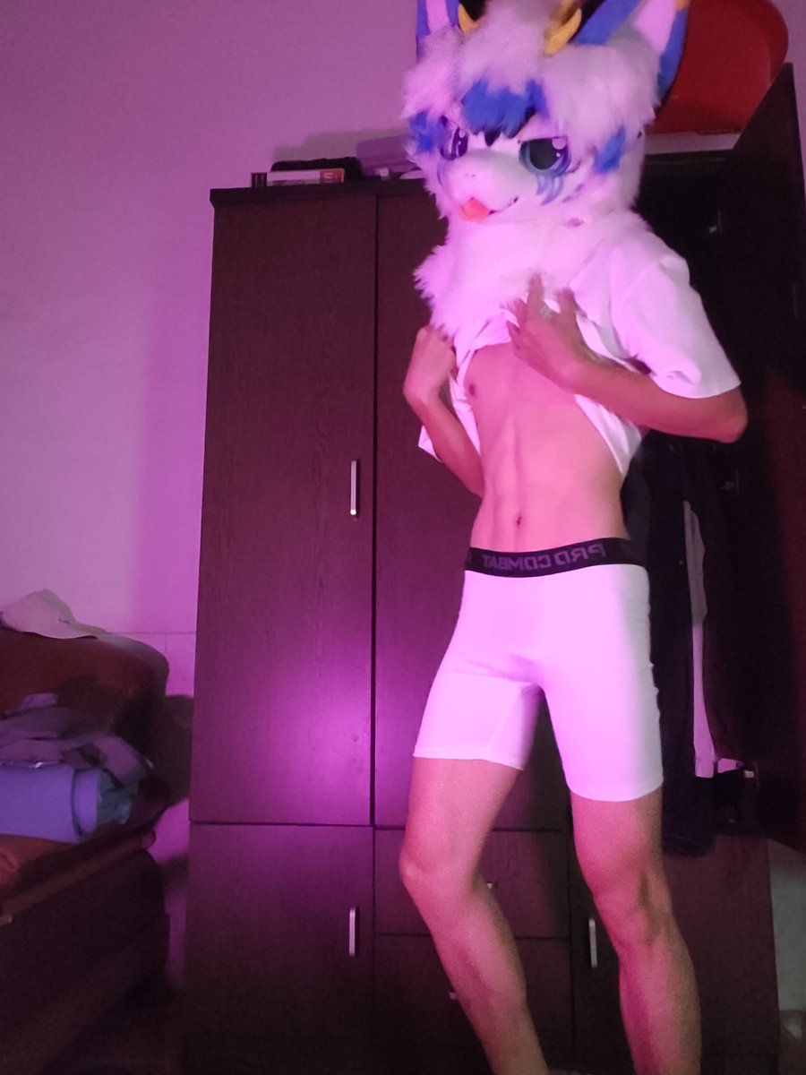 hibaize's tweet photo. 178体育生大兽太，全球可飞，可0可1
#体育生  #furry #福瑞 #薄肌 https://t.co/gTIOUXqYZO