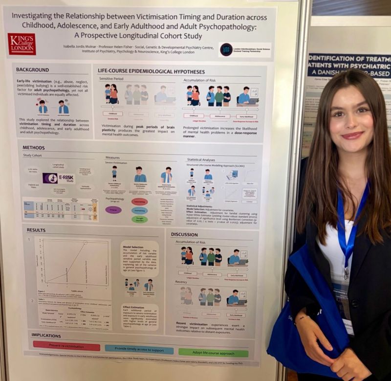 ERiskstudy's tweet photo. E-Risk research at #EPA2026! 🇮🇹 

Isabella presented findings on victimisation across the life course and adult mental health using nearly 30 years of E-Risk data. Huge thanks to our twins for making this  possible. 💙

@KingsIoPPN @SGDPCentreKCL @BresciaPR @SGDPCentreKCL https://t.co/cUjl4tKVMm