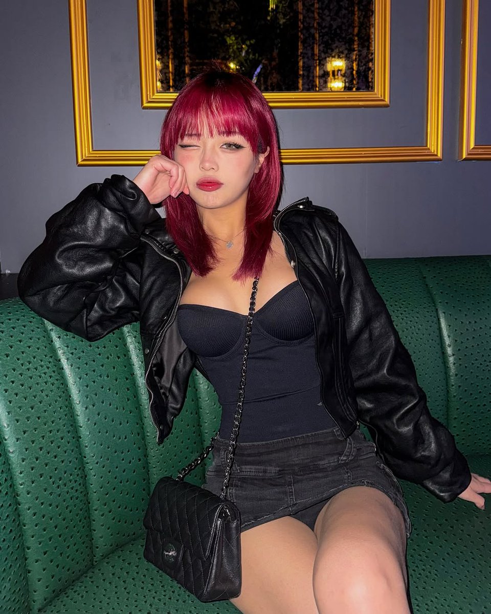 er0meir6ft's tweet photo. 🥂got lost doing my dailies https://t.co/lF954ava8u