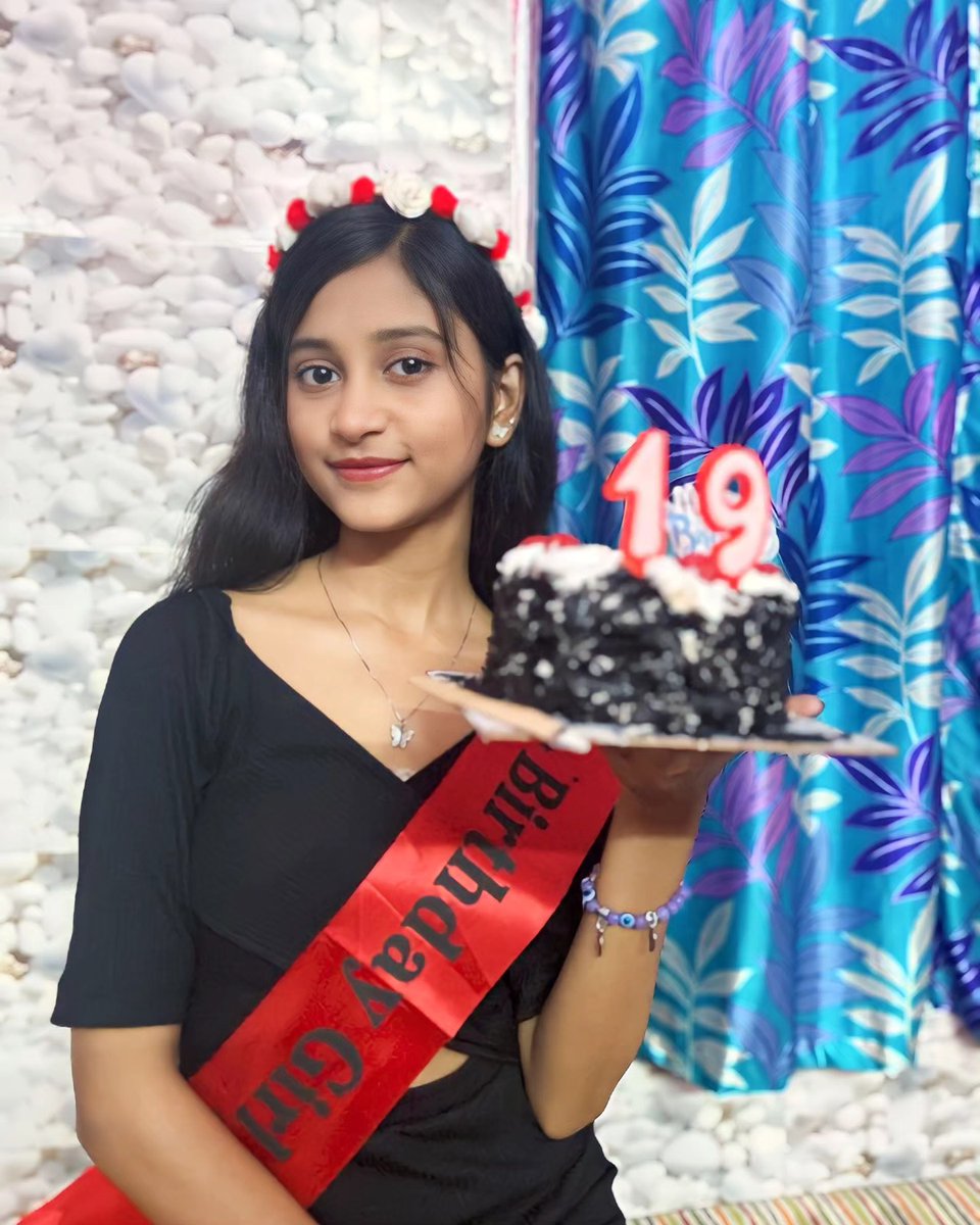 RoseannaAdaf's tweet photo. Cheers to 19 years! 26. 02. 2024 https://t.co/xzDYRaUtvy