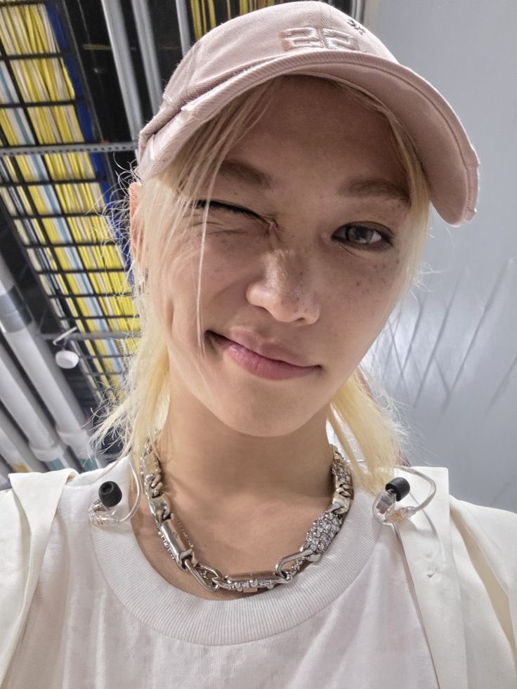 _lacremeglacee's tweet photo. #stayselcaday ･῾★ https://t.co/PAR3e5Nt8S