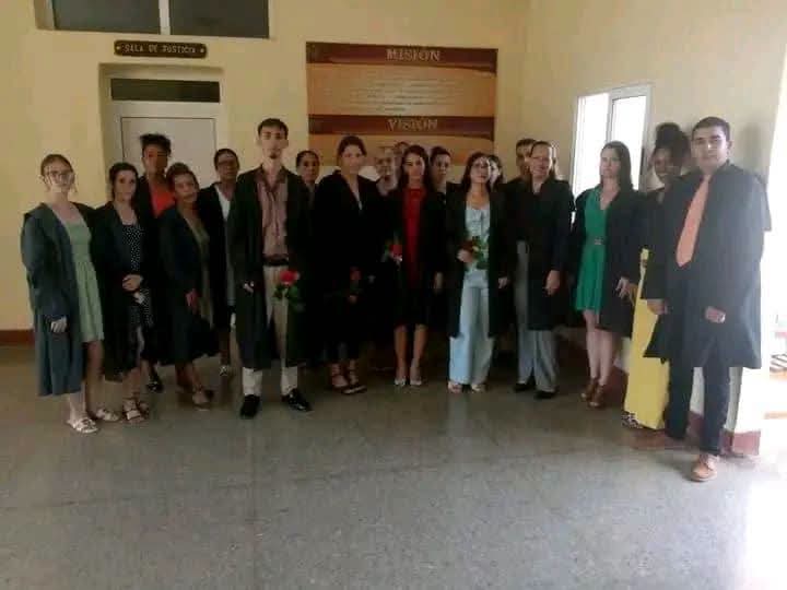 Invasorpress's tweet photo. ⚖️ Toman posesión de sus cargos nuevos jueces en #CiegodeAvila.

🧵1/2 https://t.co/EzrT6feBhI