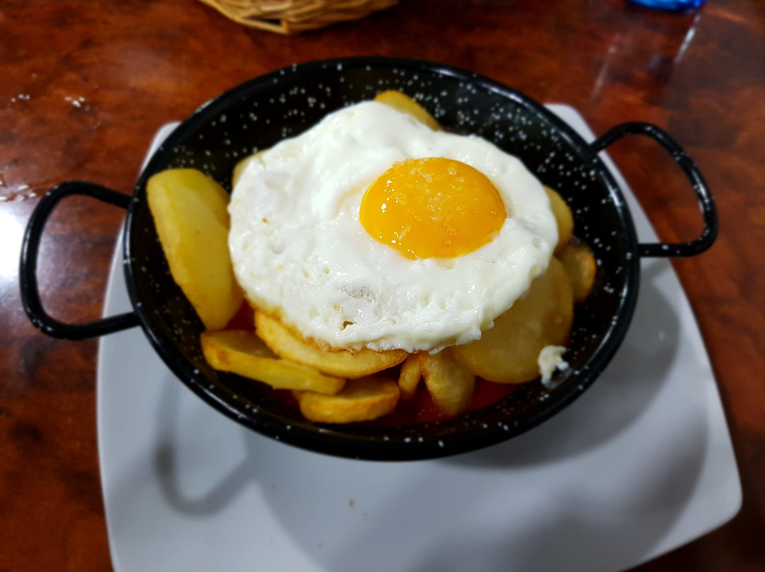 SuziePerun's tweet photo. Desayuno express de tortilla de patatas con café, empezar el día con energía!， https://t.co/119FtdJXsz