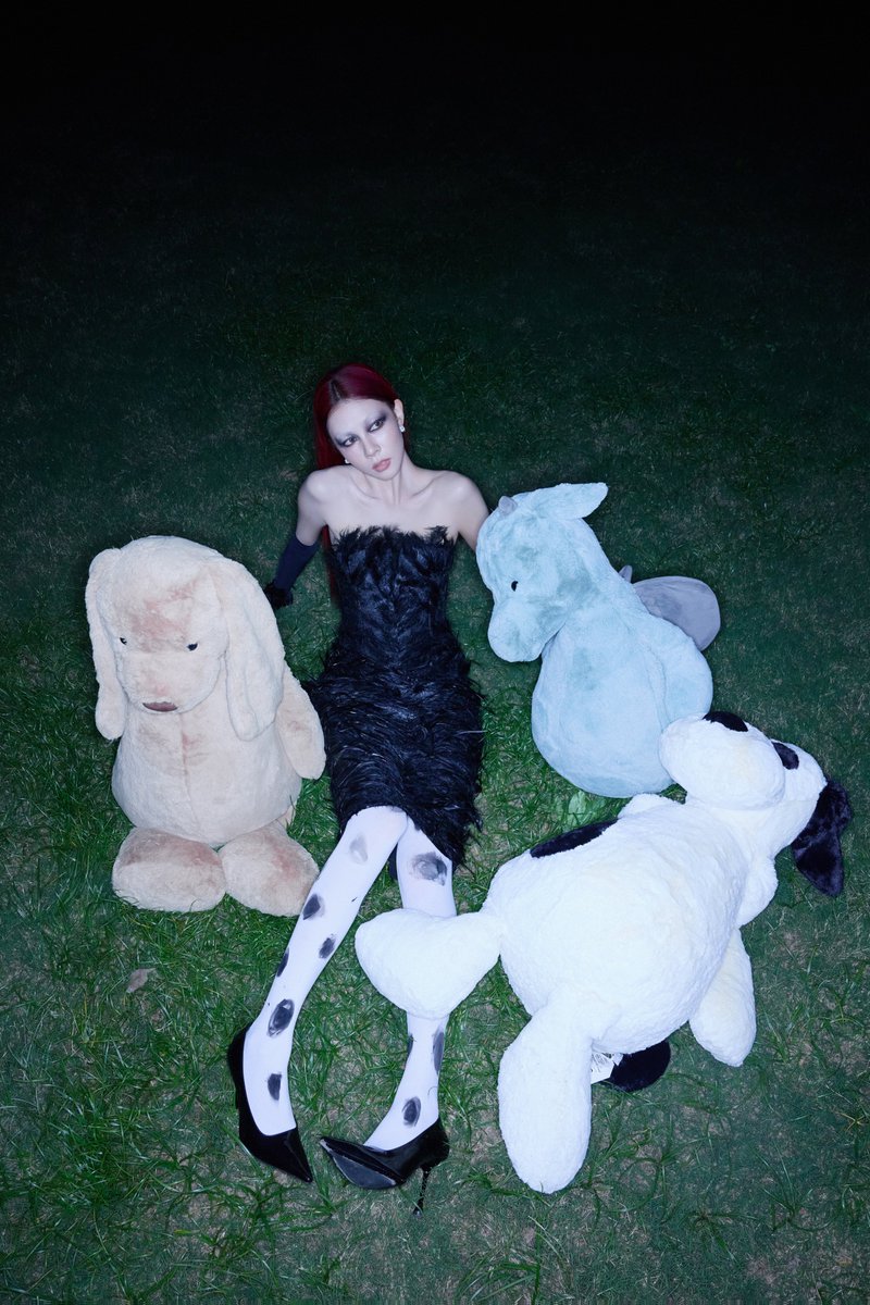 langjieupdates's tweet photo. #SongYanfei's photoshoot for The Bazaar Gala 2026 https://t.co/uDxwe74Zb8