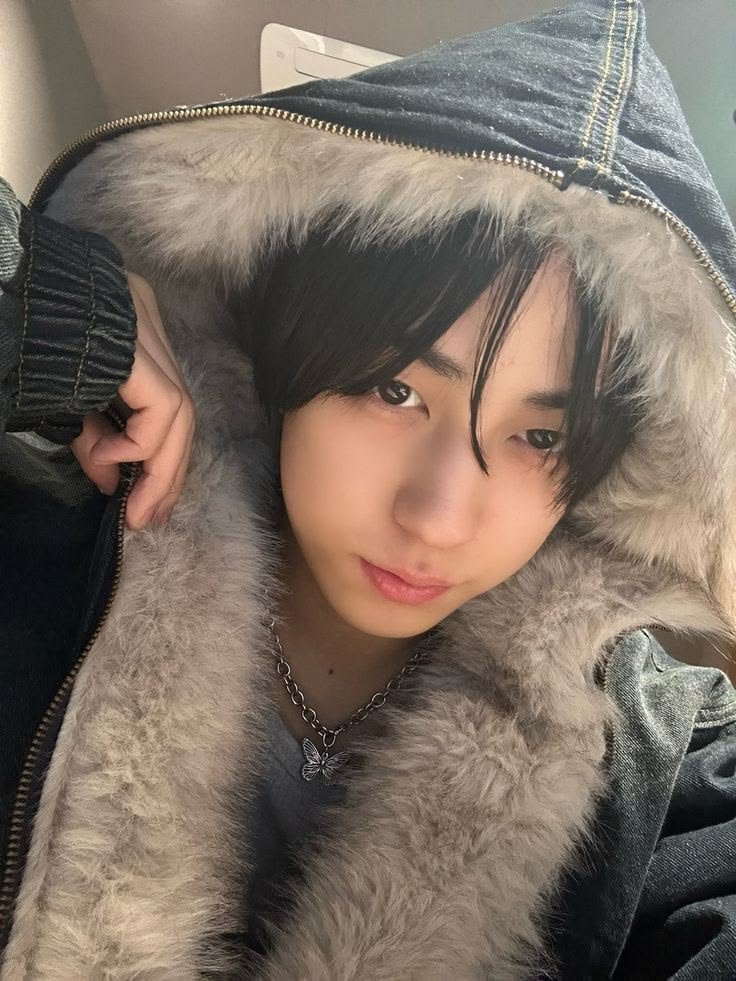 echoesoftheye's tweet photo. mentre io mi preparo già per l'inverno vi chiedo di consigliarmi qualche canzone da ascoltare https://t.co/It5q2MH62r