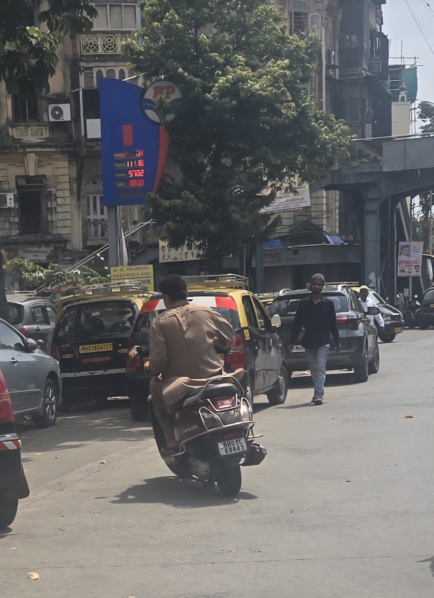 thesobosoul's tweet photo. Riding recklessly without helmet @MTPHereToHelp location Dockyard Road Station https://t.co/c8oKSdmLea