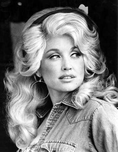 alleria_eh's tweet photo. It's Dolly Parton Day
9/25

Missing her light in this world. 
Rest in peace, Dolly.

Read a book or give a book to someone in her honour today. https://t.co/Msdhv1PQoC