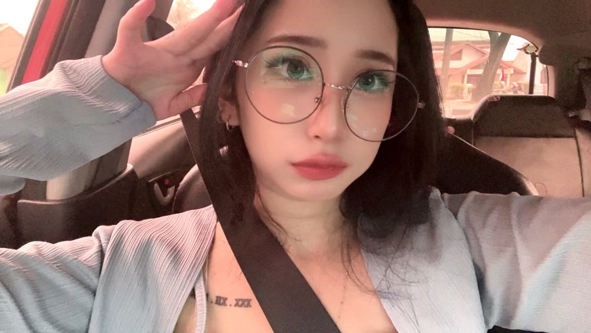 yoximytype's tweet photo. adalah gue https://t.co/CGhDK7DyQC