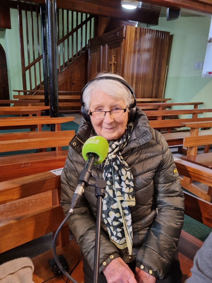 saolodheas's tweet photo. Tá Máiní Mhic Gearailt linn anois, iníon Phádraig Mhic Suibhne , an file iomráiteach An Suibhneach Meann. Cothrom an lae seo leathchéad bliain ó shoin ó cailleadh a hathair. @RTERnaG https://t.co/7YDDjAofpX