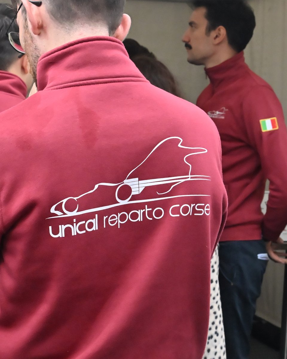 nottericerca's tweet photo. 🏎️ Alla Notte della ricerca, Unical Reparto Corse presenta la sua monoposto! Il team ha ottenuto un importante risultato nella BPP – Business Plan Presentation, nella classe Electric e nella classifica Absolute Overall. ⚡🏆
#SuperScienceMe #ERN2026 #Unical https://t.co/ppeCRmDlDd